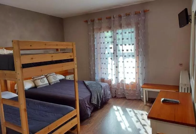 Standard 4-Bettzimmer mit Balkon, Casa Morlans 3000