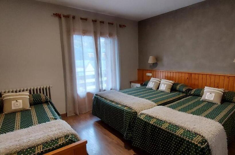 Четырехместный Номер Стандарт с Балконом, Casa Morlans 3000
