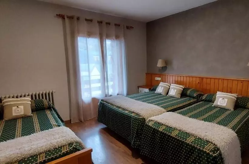 Standard 4-Bettzimmer mit Balkon, Casa Morlans 3000