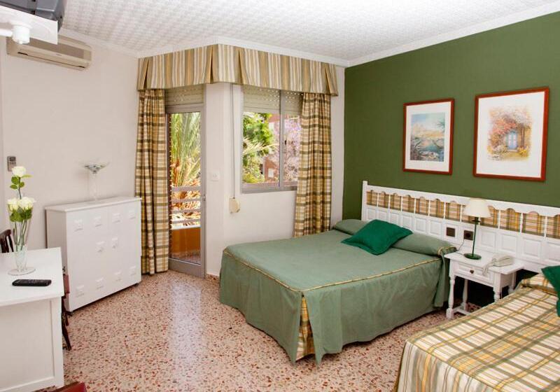 スタンダードトリプルルーム, Costa