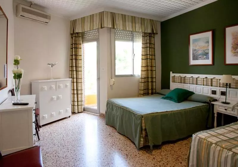Chambre Triple Standard, Costa