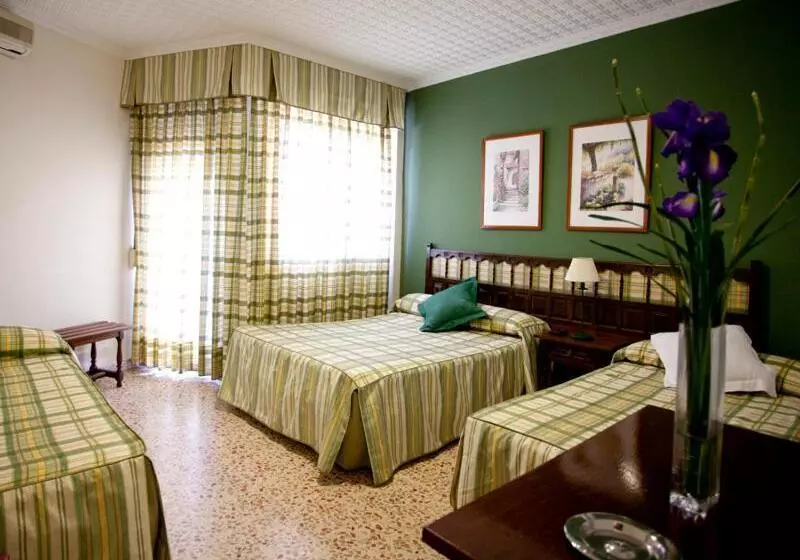Chambre Familiale, Costa