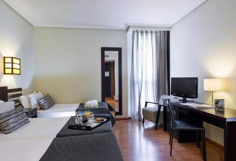 Standard Triple Room, Exe Auriense