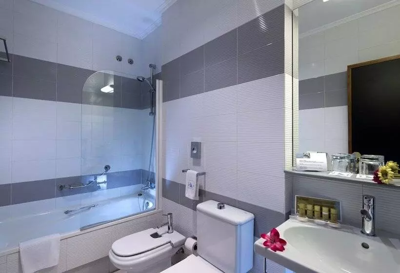 Standard Triple Room, Exe Auriense