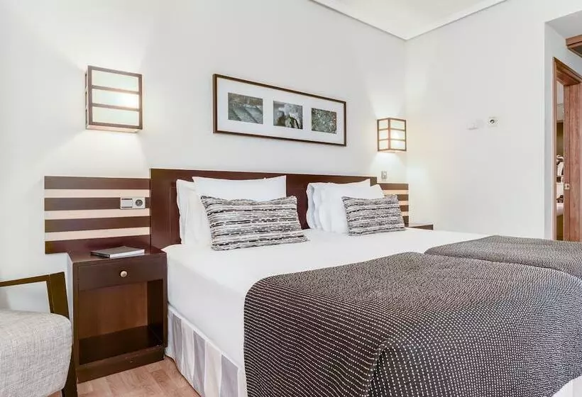 Standard Triple Room, Exe Auriense