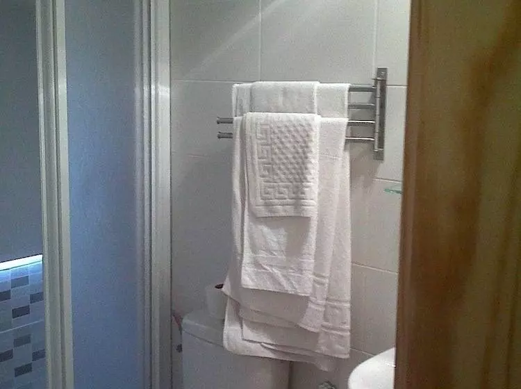 Quarto Estandar Individual, Felix