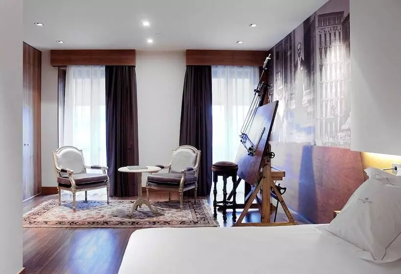 سوییت جونیور, Gran Hotel La Perla