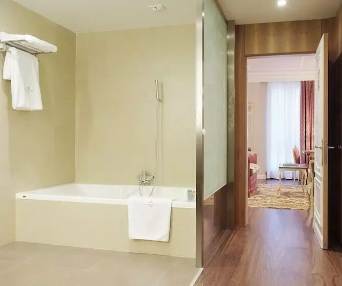 سوییت, Gran Hotel La Perla