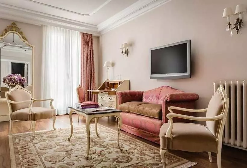 سوییت, Gran Hotel La Perla