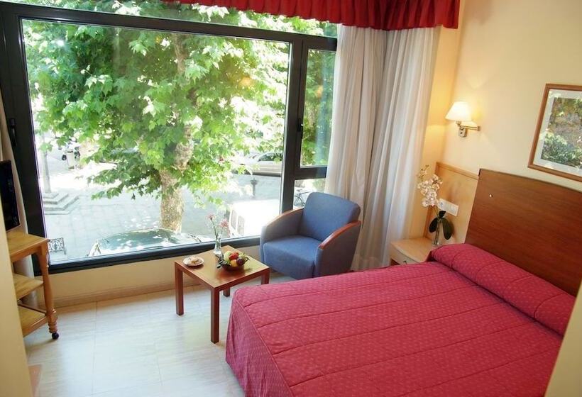 חדר סטנדרט לשלושה, La Noyesa  Superior