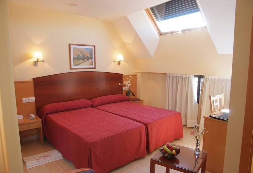 חדר סטנדרט לשלושה, La Noyesa  Superior