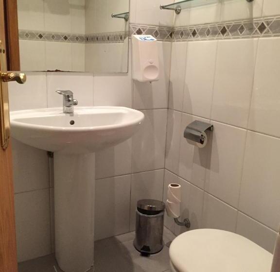 اتاق استاندارد یک نفره, Madrid Rio