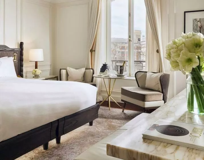 اتاق لوکس با چشم‌انداز باغ, Mandarin Oriental Ritz, Madrid