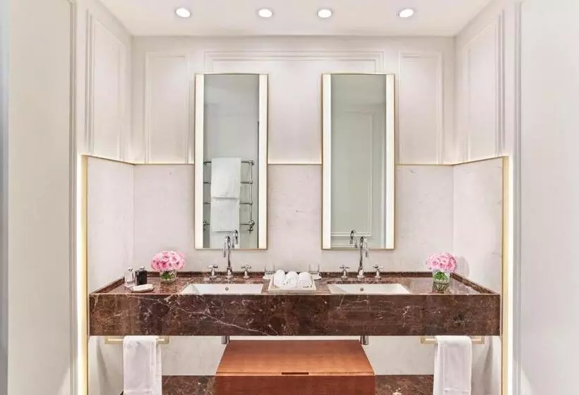 اتاق سوپریور با تخت بزرگ, Mandarin Oriental Ritz, Madrid