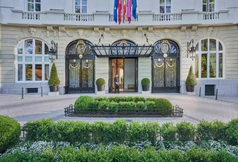 اتاق سوپریور با تخت بزرگ, Mandarin Oriental Ritz, Madrid