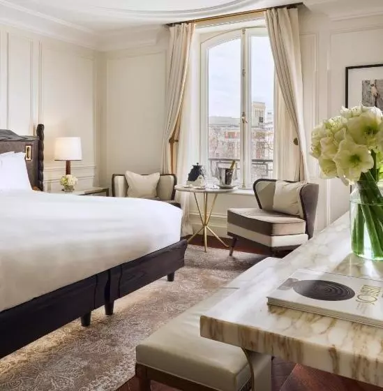 اتاق لوکس با تخت بزرگ, Mandarin Oriental Ritz, Madrid
