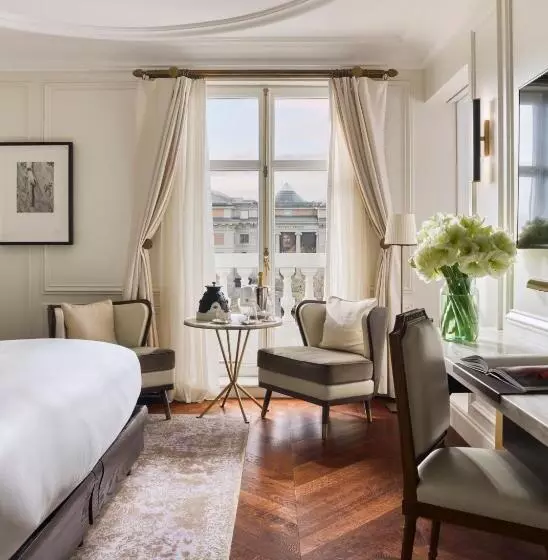 اتاق دلوکس با تخت کینگ و چشم‌انداز, Mandarin Oriental Ritz, Madrid
