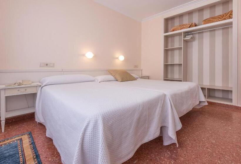 חדר סטנדרט לשלושה, Minso