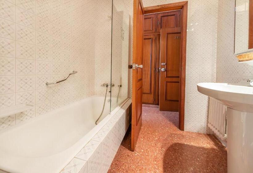 标准三人间, Minso