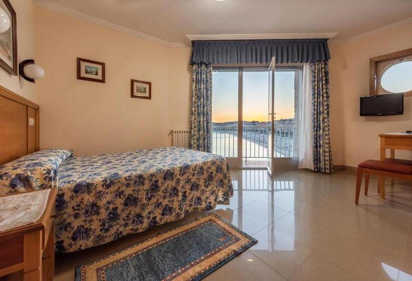 חדר דלוקס עם מרפסת נוף לים, Minso