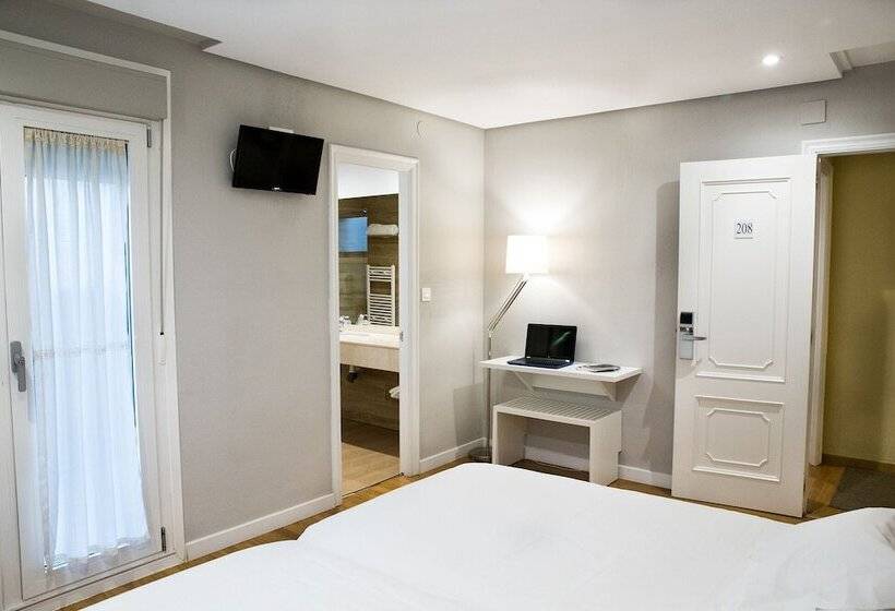 스탠다드 룸, Mogay