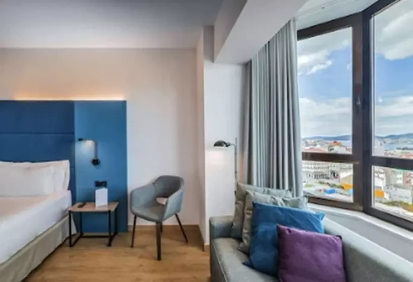 اتاق سوپریور با تخت بزرگ, Occidental Vigo