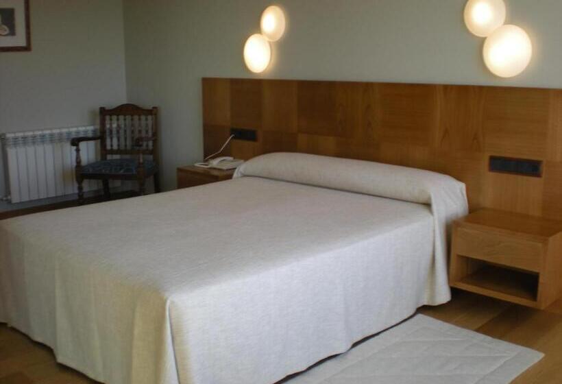 غرفة قياسية ثلاثية, Restaurante Casa Rosita