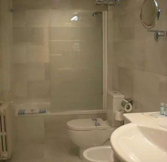 اتاق استاندارد سه نفره, Restaurante Casa Rosita