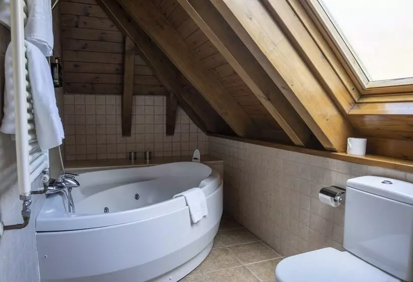 ハイドロマッサージバス付きジュニアスイート, & Restaurante Pena