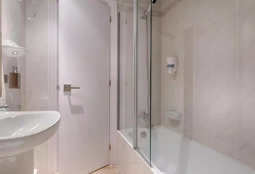 Standard-huone, Ribaeta