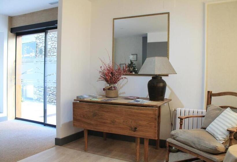 اتاق استاندارد سه نفره, Ribaeta