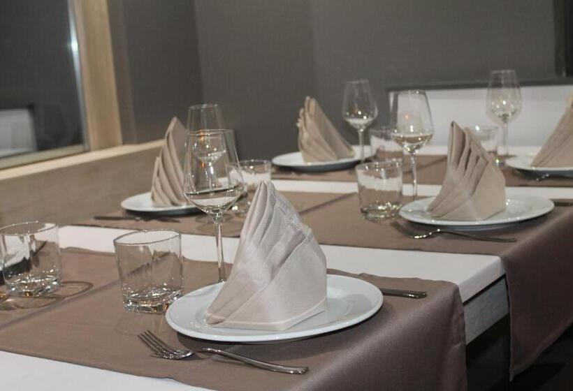 اتاق خانوادگی, Ribaeta