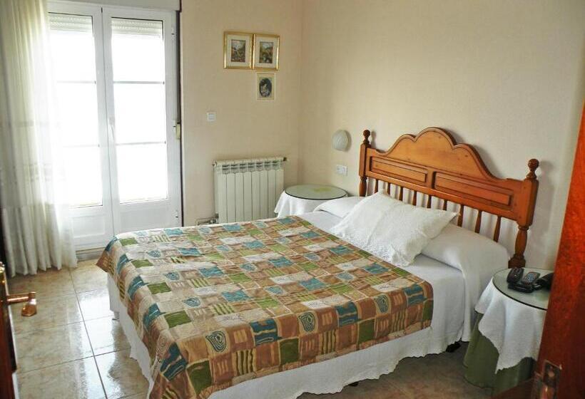 غرفة قياسية فردية مطلة علي البحر, Rompeolas