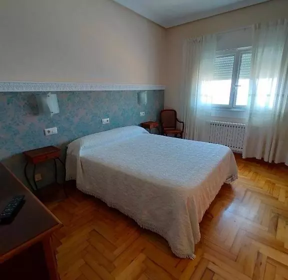 Cameră Standard cu Vedere la Mare, Rompeolas