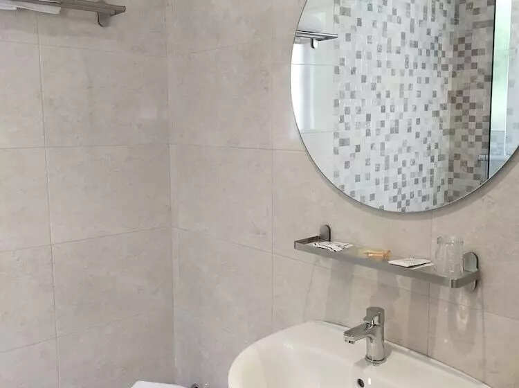 Cameră Standard Individuală, Rompeolas