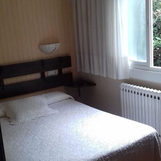 غرفة قياسية فردية, Rompeolas