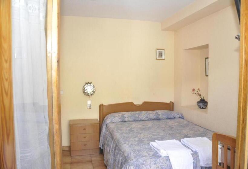 اتاق استاندارد یک نفره, Tres Arcos