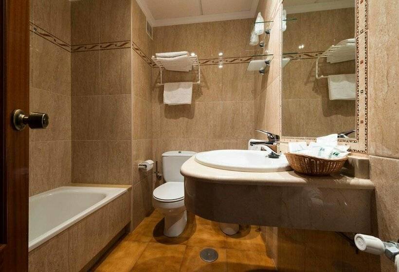 スタンダードシングルルーム, Troncoso