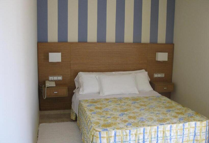 スタンダードシングルルーム, Troncoso