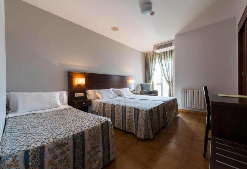 スタンダードトリプルルーム, Troncoso