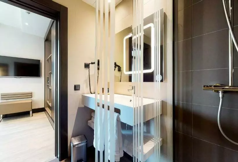 اتاق استاندارد, Novotel Madrid Center