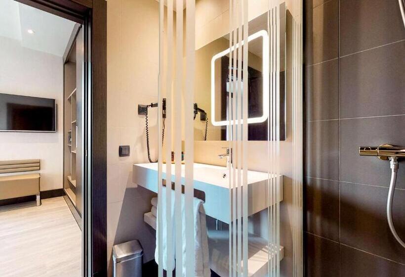 اتاق سوپریور, Novotel Madrid Center