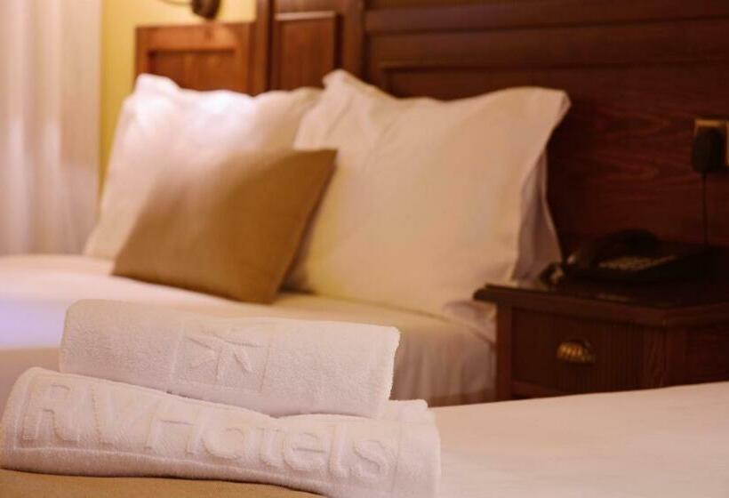 חדר סטנדרט לשלושה, Rvhotels Tuca