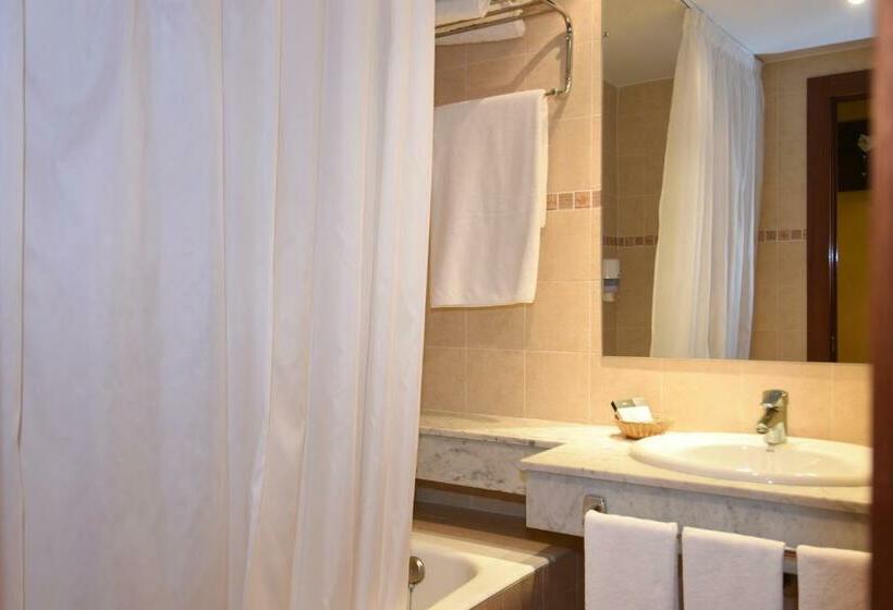 Номер Стандарт Трехместный, Rvhotels Tuca