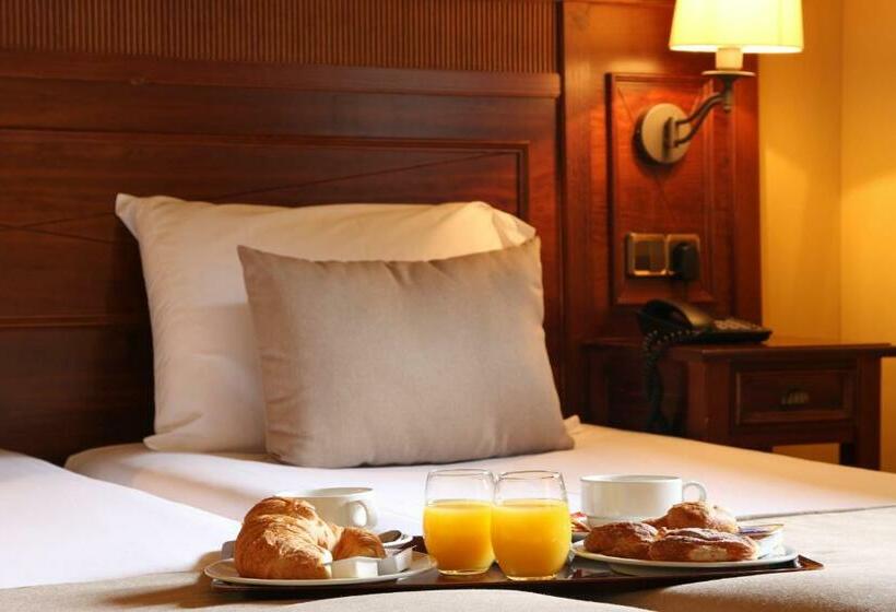 חדר סטנדרט לשלושה, Rvhotels Tuca