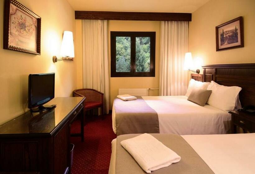 חדר סטנדרט לארבעה, Rvhotels Tuca