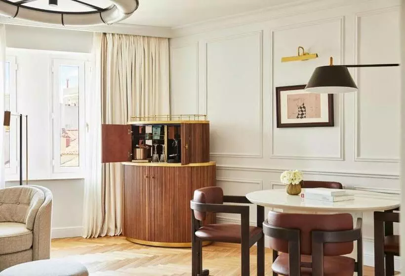 سوئیت با تخت بزرگ, The Palace, a Luxury Collection Hotel, Madrid