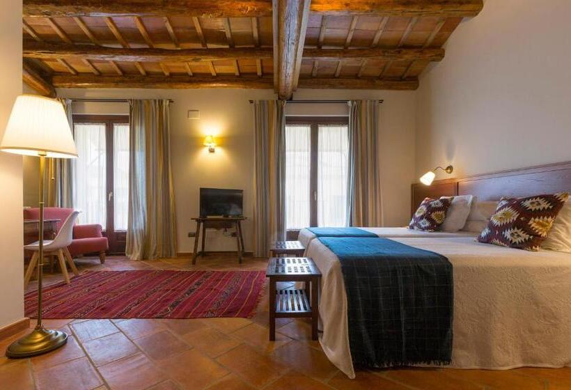 주니어 스위트, Hostal Sport