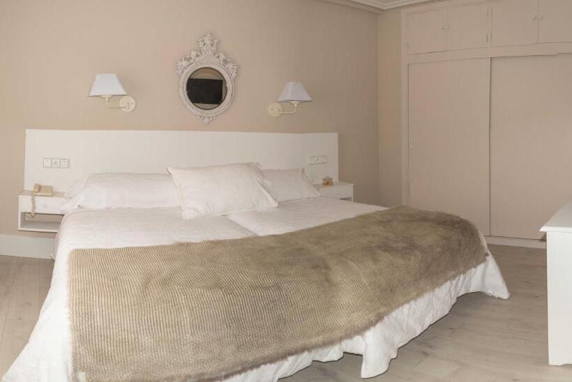 חדר סטנדרט לארבעה, Ares