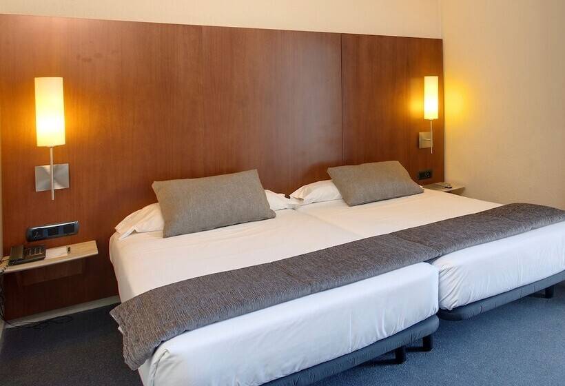 اتاق استاندارد با چشمانداز شهر, Astari